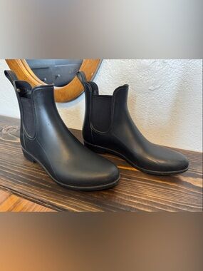 Black Chelsea Rain Ankle Boots
